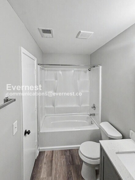 Building Photo - 1510 Marshall Ln SE