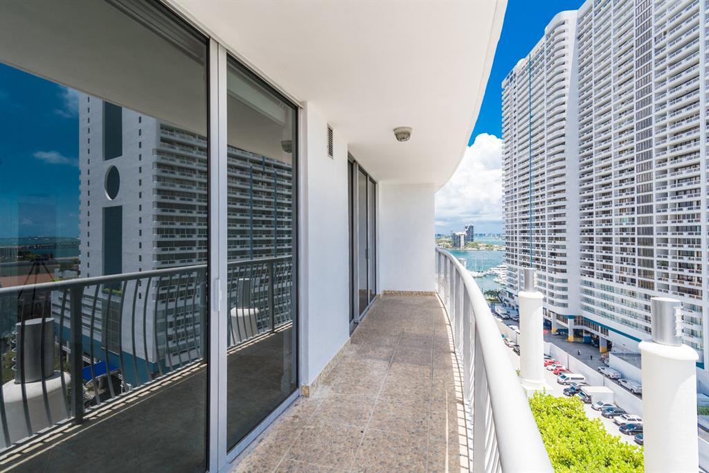 Building Photo - 1750 N Bayshore Dr