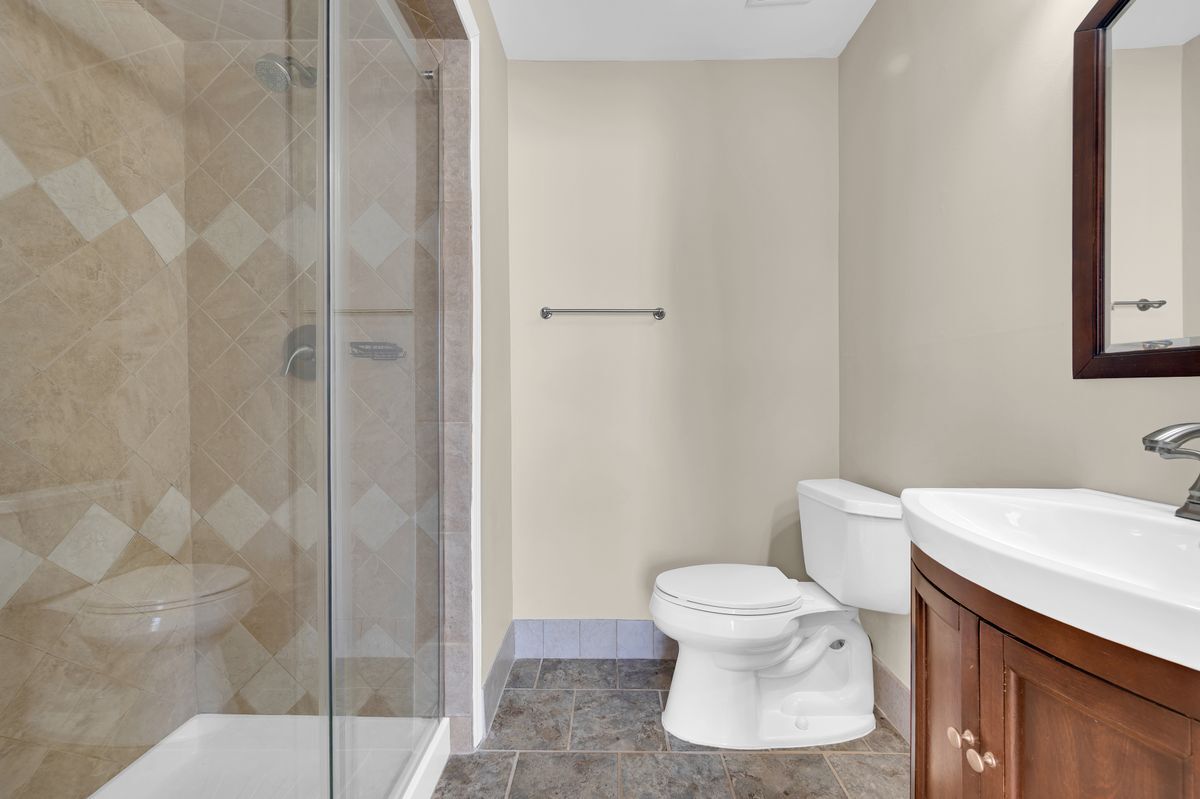 Building Photo - 157 Tulip Ln