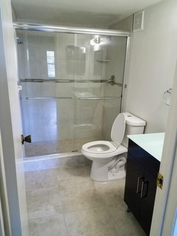 Building Photo - 480 N Laurel Dr