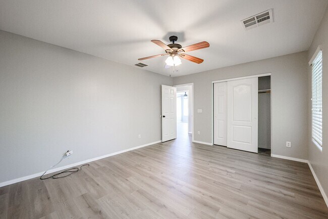 Building Photo - COMING SOON!! Beautiful 4Bed/2.5 bath In San Tan Valley