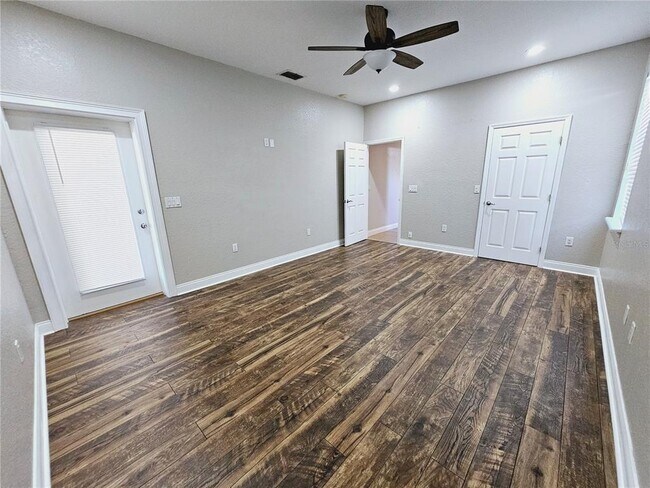 Building Photo - 1930 Saddlewood Ct