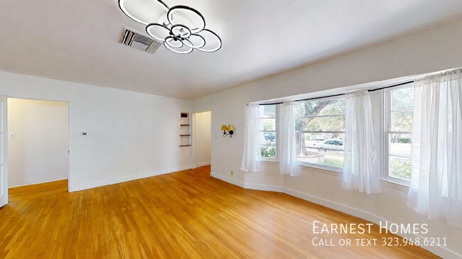 Building Photo - 14920 Hesby St