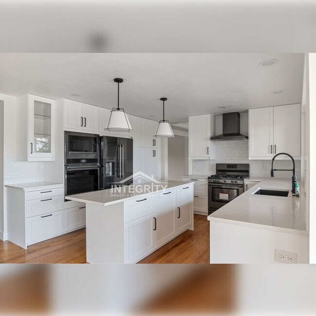 Building Photo - 5248 E Otero Cir