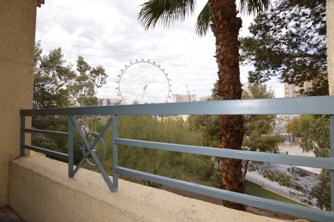 Building Photo - Meridian FURNISHED 2 BDR /2 BATH Luxury Co...
