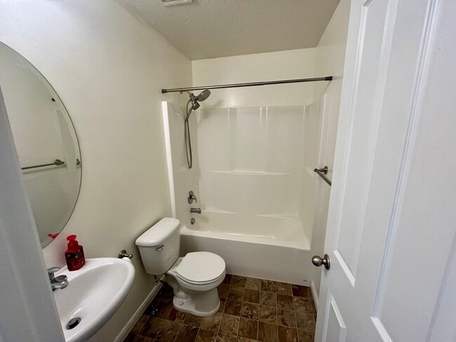 Building Photo - Lovely Home Located In Provo