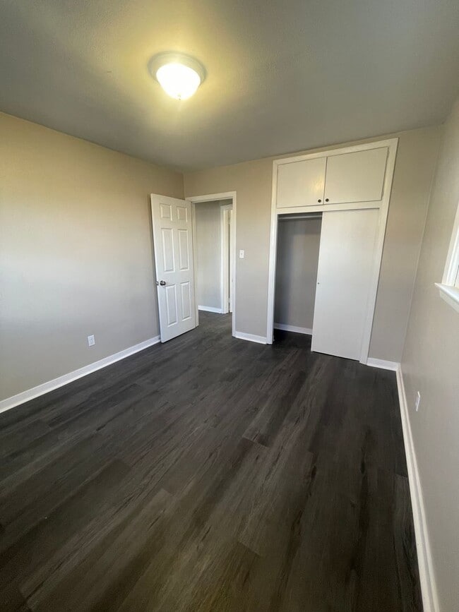 Building Photo - 5857-5859 N 93rd