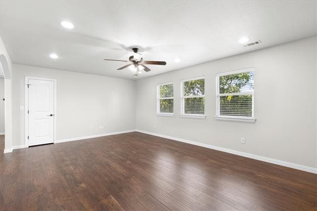 Building Photo - 821 Westwood Ct