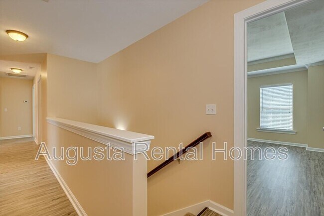 Building Photo - 1036 Lancaster Way