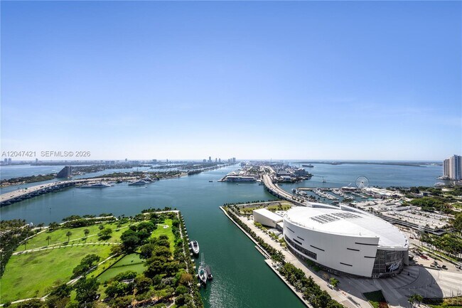 Building Photo - 900 Biscayne Blvd