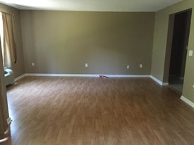 Building Photo - 175 Mill Pond Rd