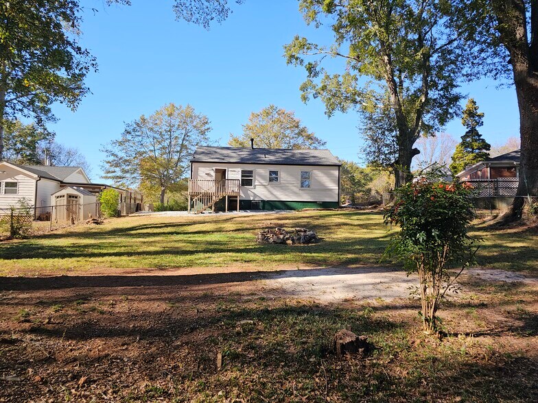 Building Photo - 1780 Crestridge Dr SE