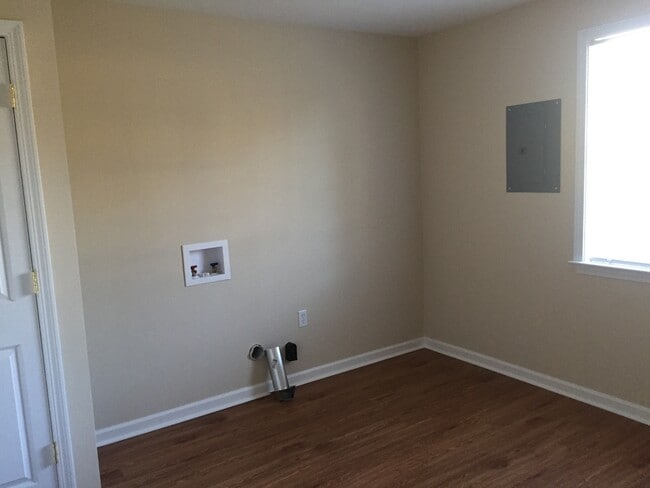 Building Photo - St. Amant 3br/2ba house for $1400