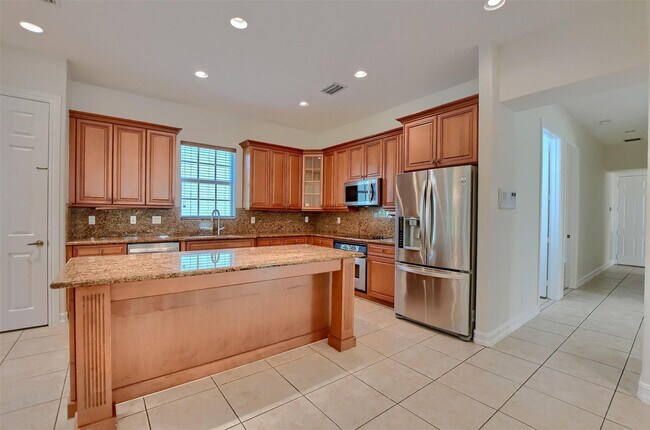 Building Photo - 8290 NW 105th Ln