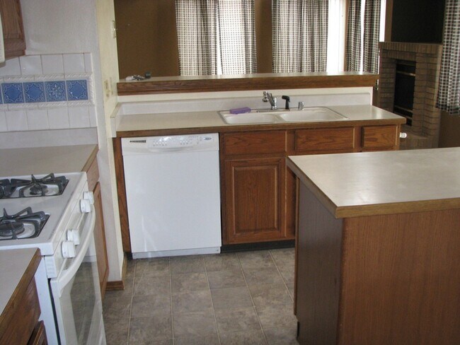 Building Photo - 8668 Chancellor Dr