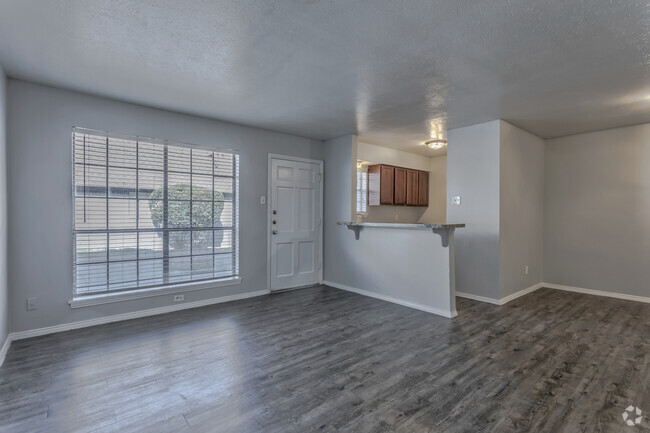 1BR, 1BA - 660 SF A2 - Living/Dining Area - Crossings Apartments