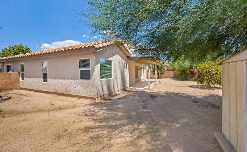 Building Photo - 4285 W Plantation St