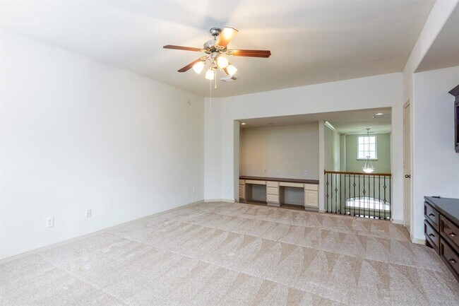 Building Photo - 62 S Longsford Cir