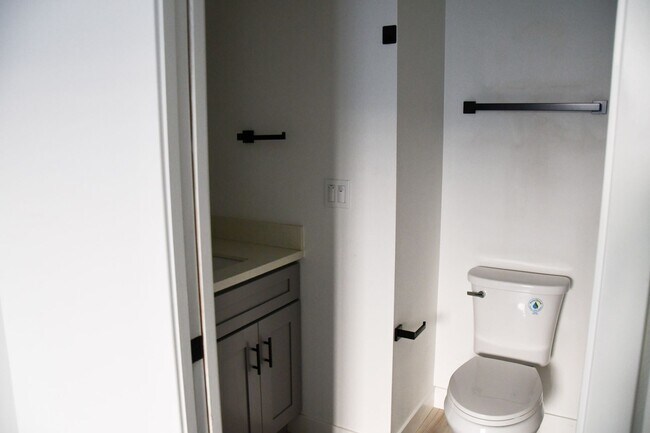 Building Photo - Valencia (994)