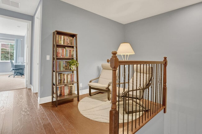 Building Photo - 2005 Foxtail View Ct