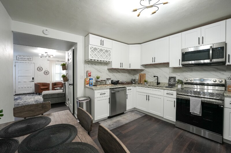 Building Photo - 2102 Scovel St