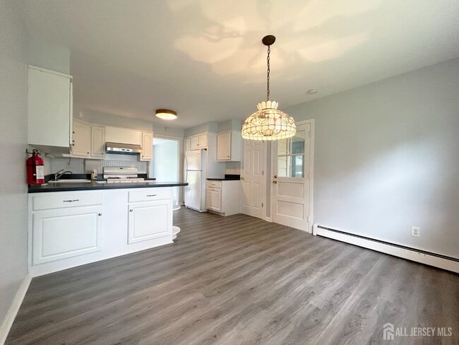 Building Photo - 3 Stiles Rd