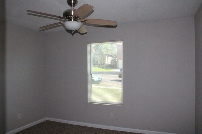 Building Photo - Meadow Brook
