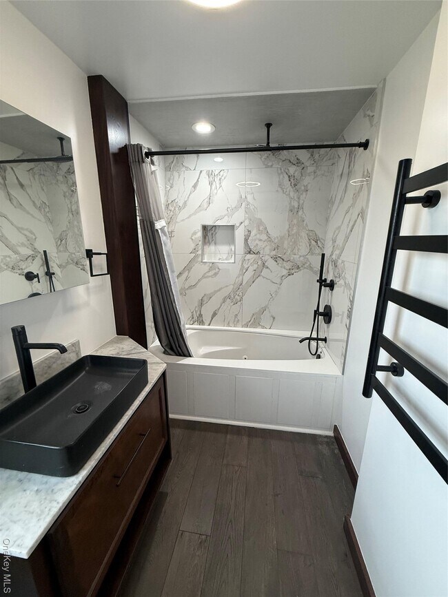 Building Photo - 51 Mt Joy Pl