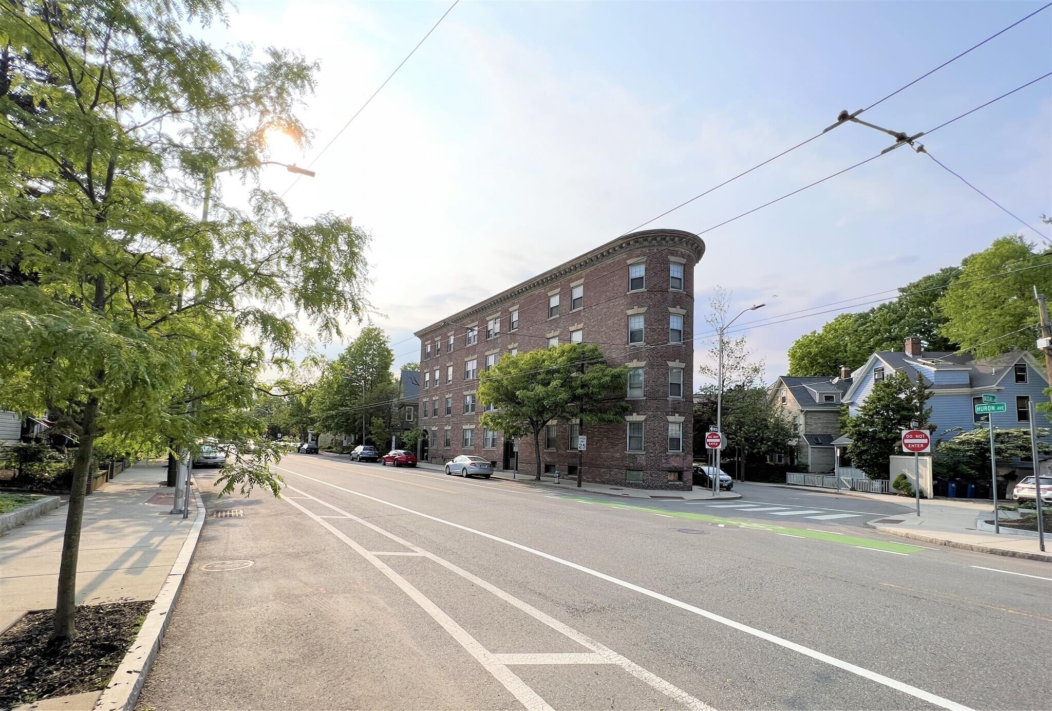 Building Photo - 268 Huron Ave