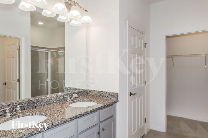 Building Photo - 1611 Isleta Lp