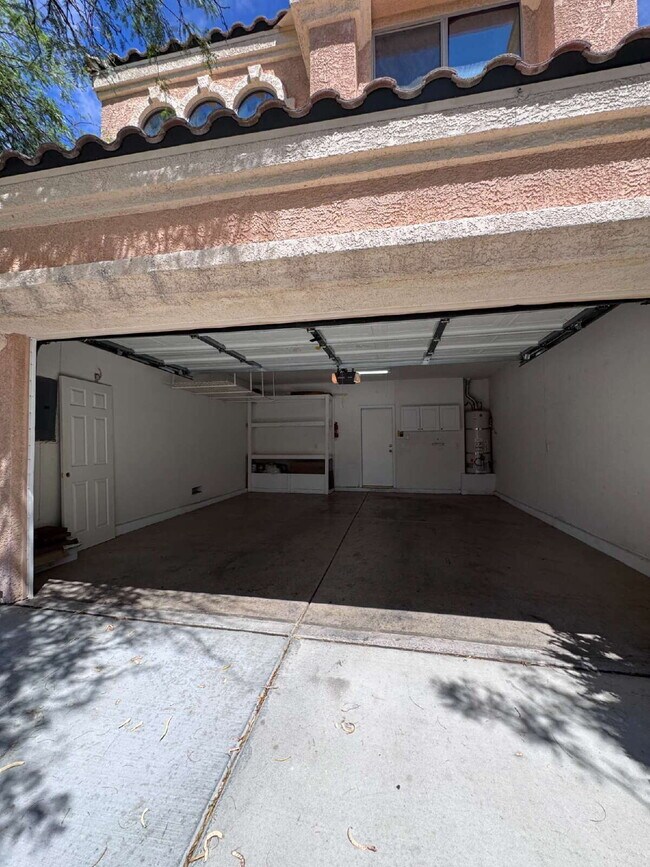 Building Photo - Centennial Hills 4-bedrooms with 2.5 bath
