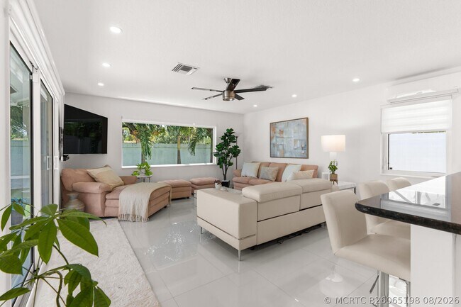 Building Photo - 23246 L'Ermitage Cir