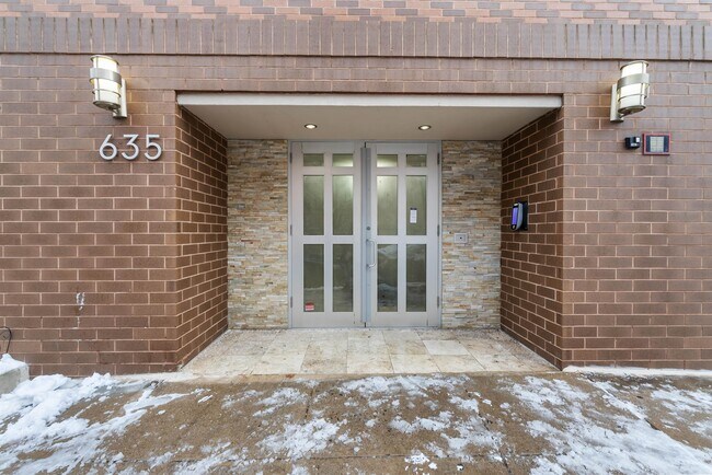 Building Photo - 635 6th St