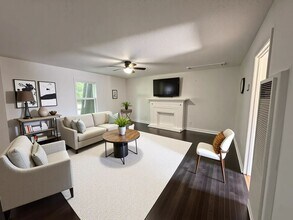 Building Photo - 400-402 North Jefferson - Kaufman