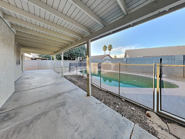 Building Photo - 9915 E Paseo Juan Tabo