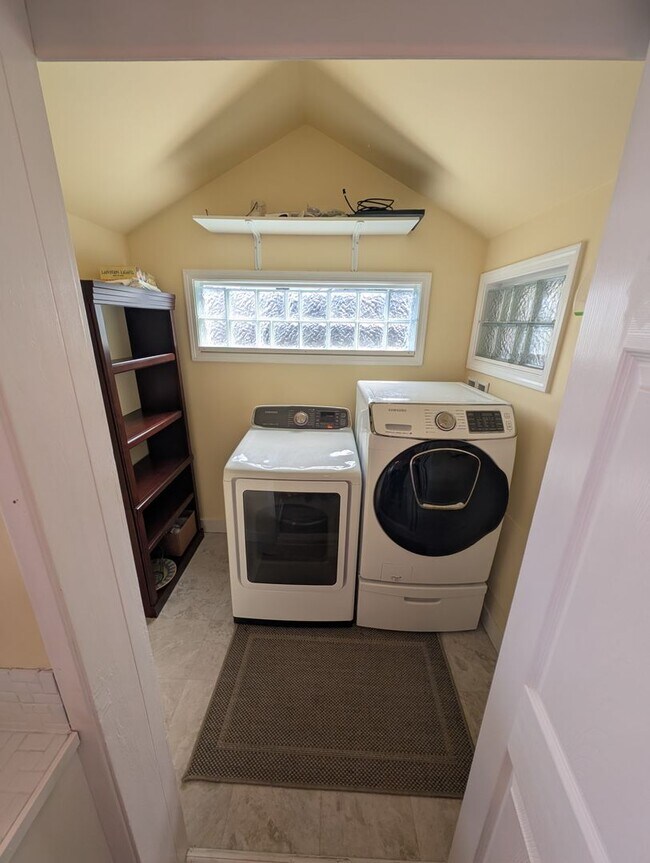 Building Photo - A Storybook Dream in Kingston, Available Now! Lowbank Waterfront, Beach Access, Panoramic Views &...