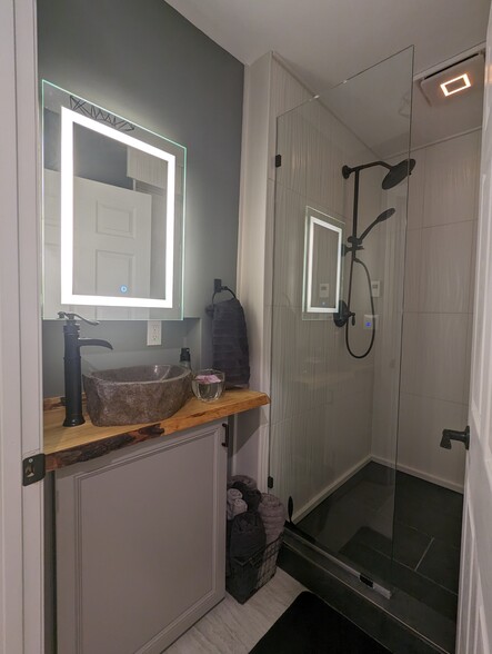 Shower - 232 Broadway