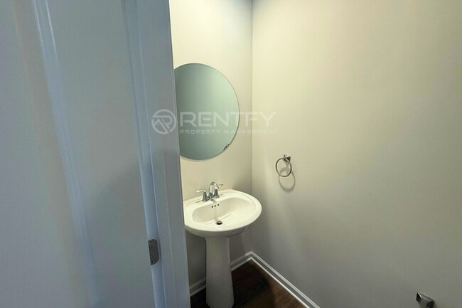 Building Photo - 2802 Legacy Rdg Ln