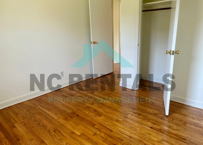 Building Photo - 527 Swain Dr