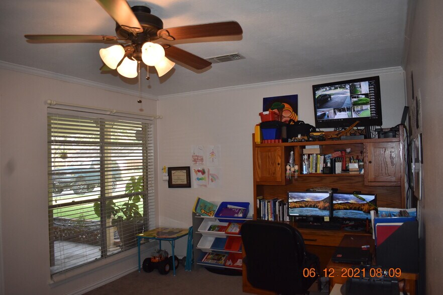 4th Bedroom currently used as study - 2205 Cedar St