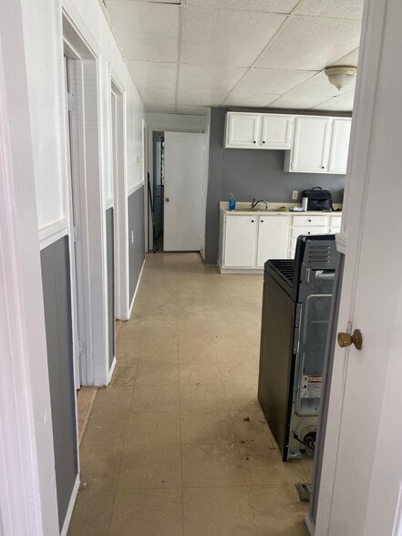 Kitchen - 8 E Kendall St