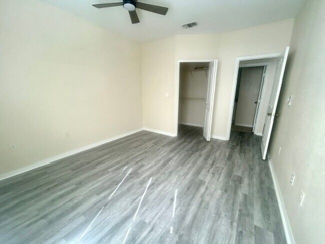 Building Photo - RIVERVIEW: Allegro Palms - Gated Community...