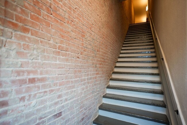 Building Photo - 210 E Washington Ave