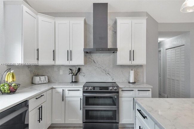 Building Photo - 1800 Water Ridge Dr