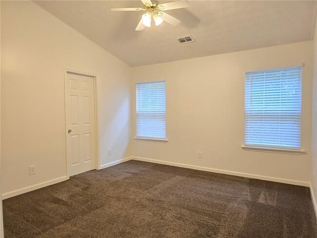 Building Photo - 517 Carrington Ct
