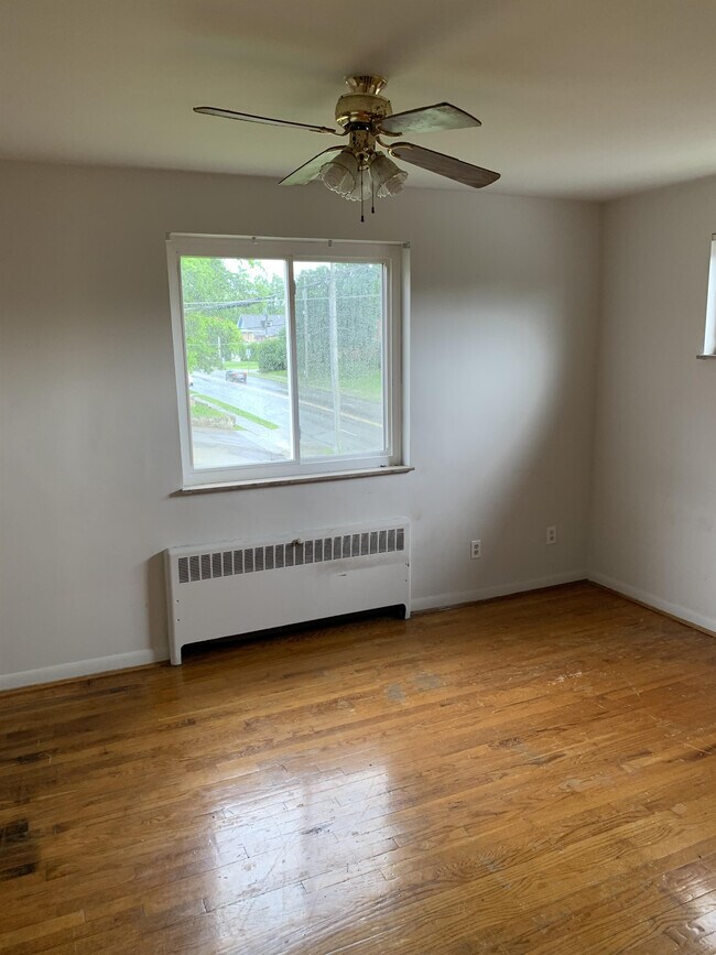 Building Photo - 2894 Harrison Ave