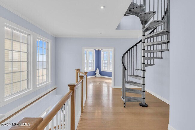 Building Photo - 1302 Ocean Ave N
