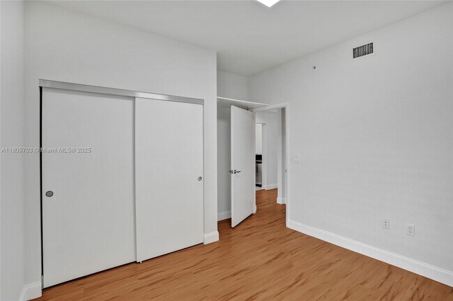 Building Photo - 3340 NE 190th St