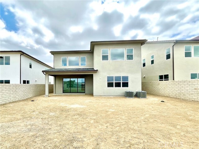 Building Photo - 27511 Elderberry Dr