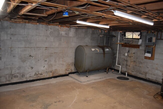 Building Photo - Single Family Home